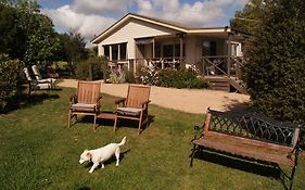 Emerald Hills Cottage
